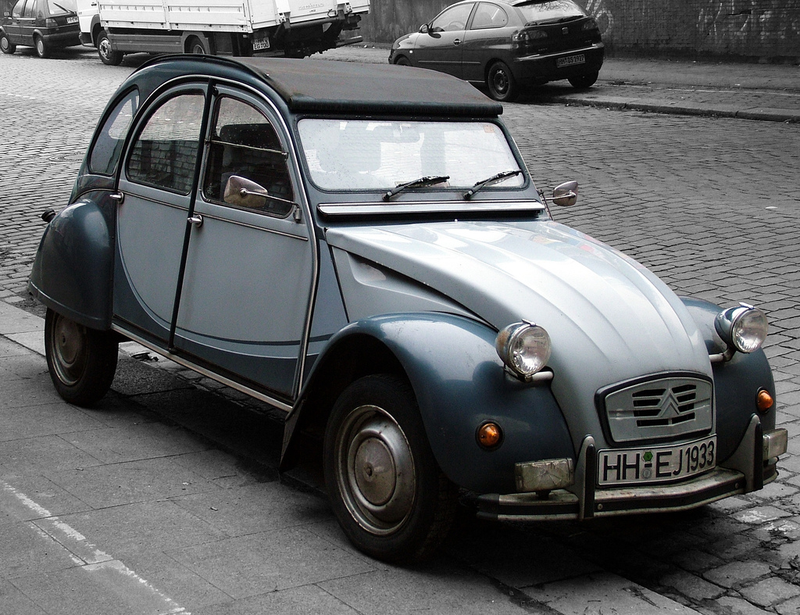 Illustration for article titled Ten Reliable, Desirable Classic Cars